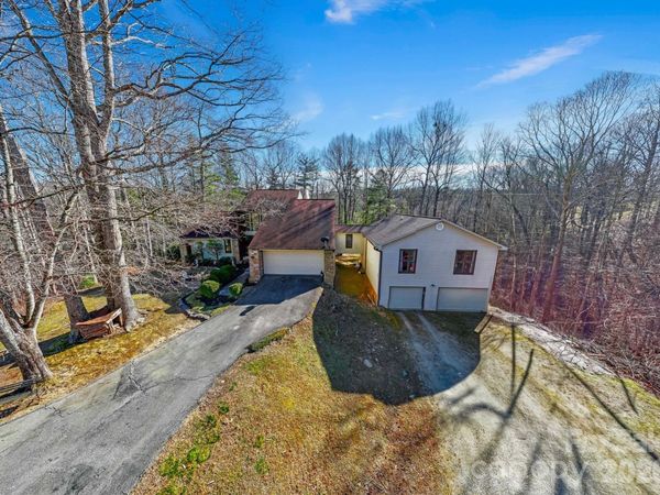 40 Country Bear Lane, Flat Rock, NC 28731
