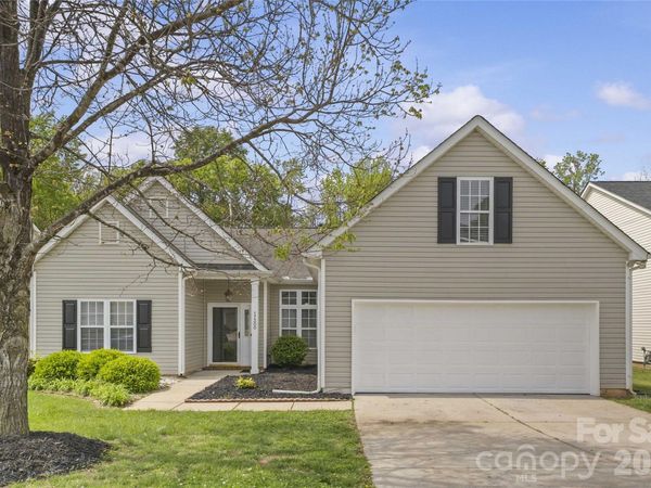 17300 Commons Crossing Drive , Charlotte, NC 28277