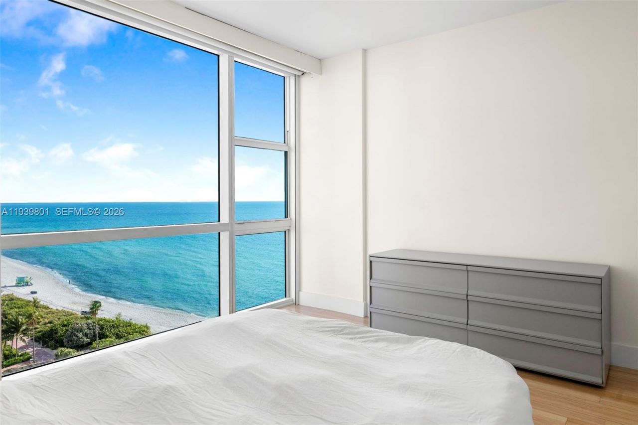 6801 Collins Ave, Unit Door 1409(, Miami Beach, FL 33141 Photo