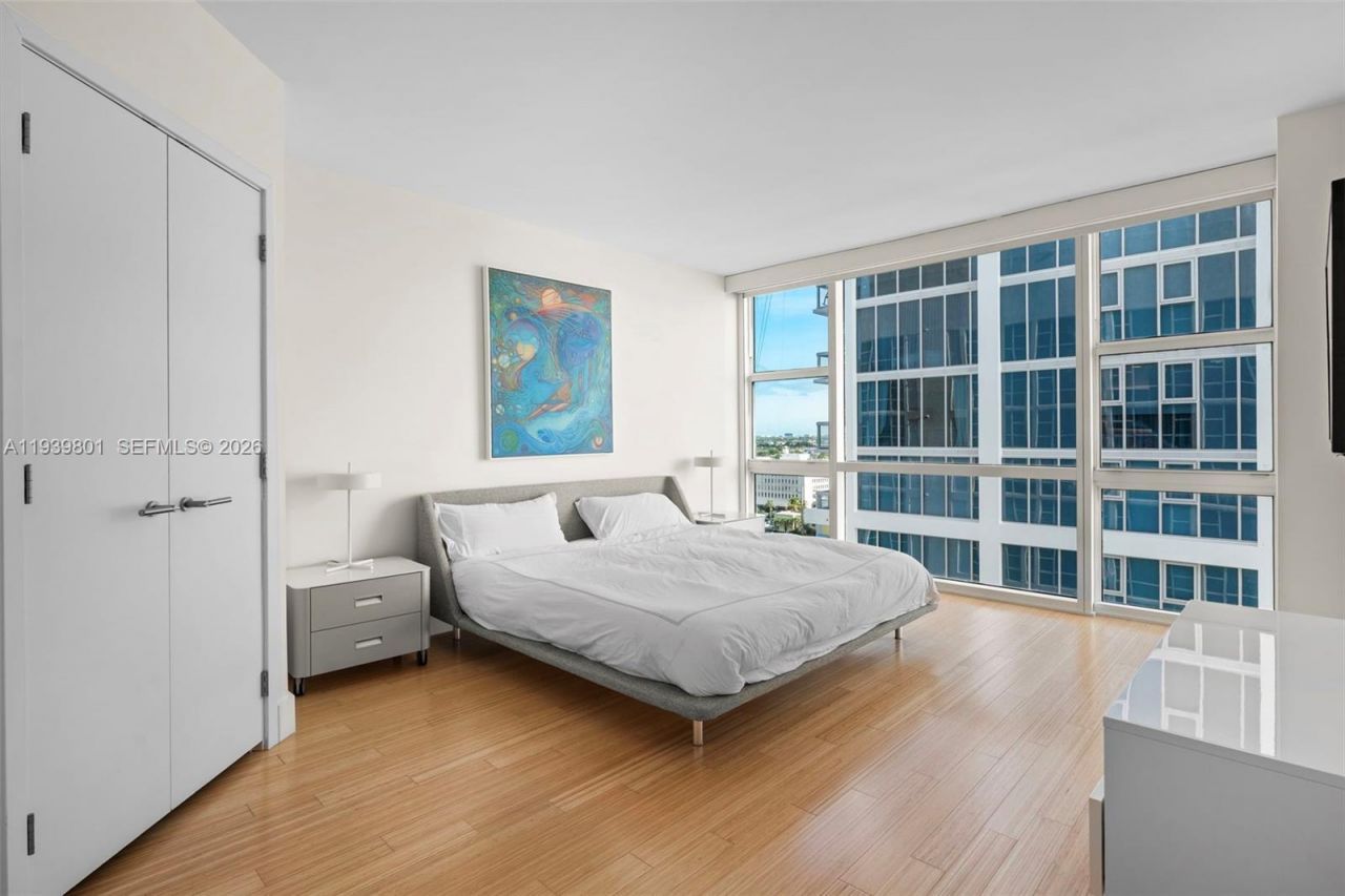 6801 Collins Ave, Unit Door 1409(, Miami Beach, FL 33141 Photo