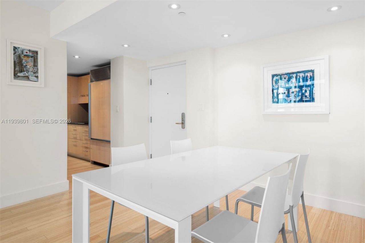 6801 Collins Ave, Unit Door 1409(, Miami Beach, FL 33141 Photo