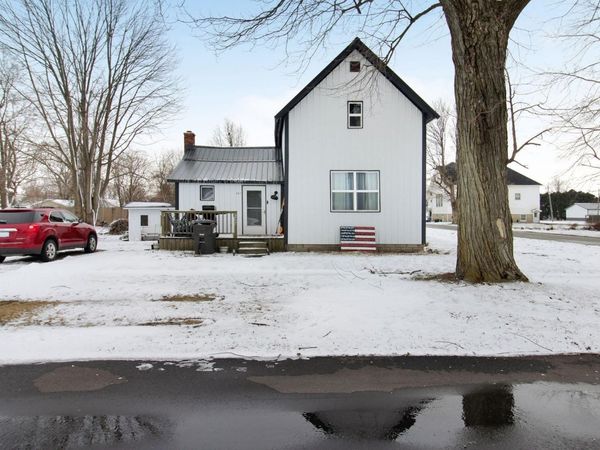 207 W WASHINGTON Street, Kempton, IN 46049