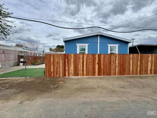 114 Plymonth Avenue, Bakersfield, CA 93308