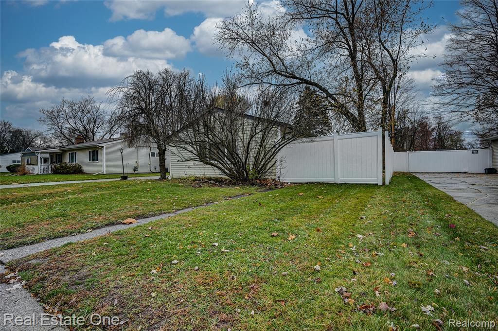 1592 Mollie Street, Ypsilanti Township, MI 48198 Main Photo