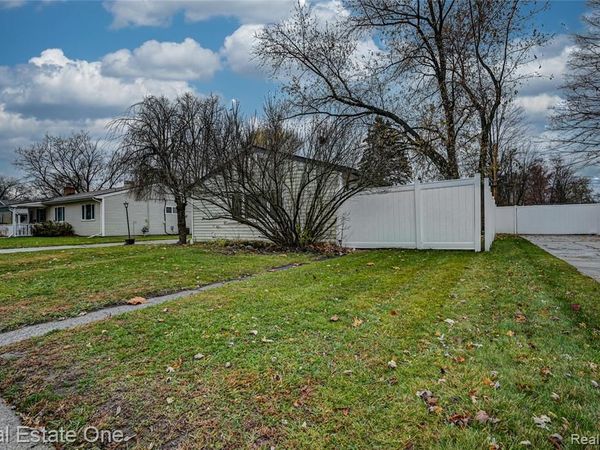 1592 Mollie Street, Ypsilanti Twp, MI 48198