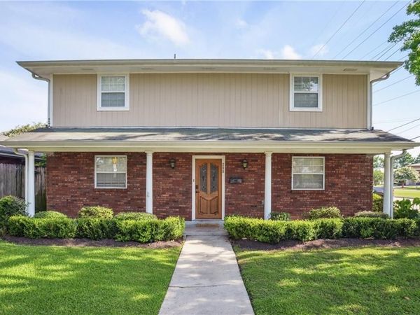 200 PIKE Drive, Gretna, LA 70053