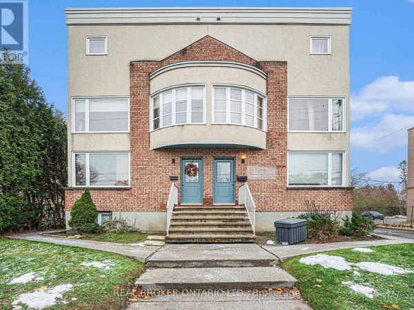 1204 Shillington Avenue, Unit 5, Ottawa, ON K1Z7Z4