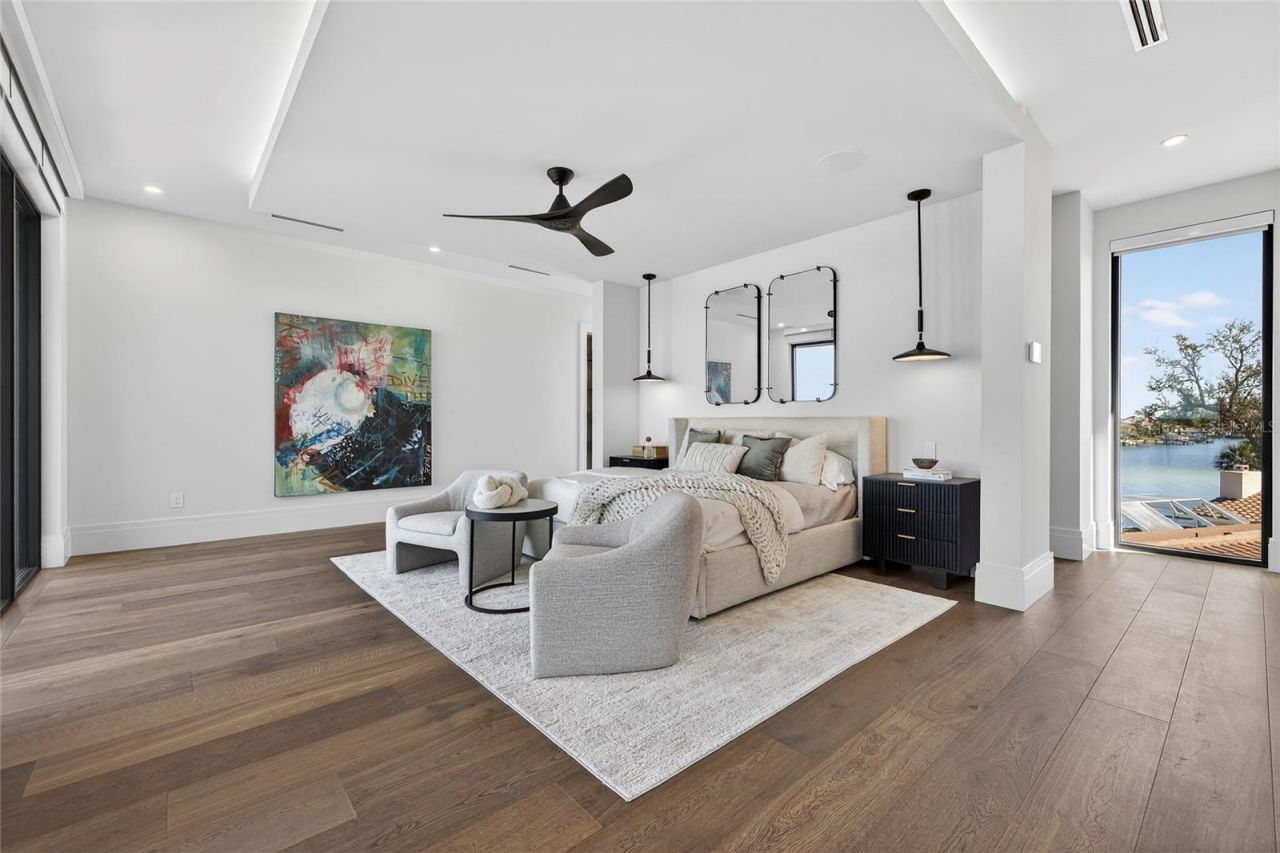 1075 31st Terrace Ne, Saint Petersburg, FL 33704 Photo