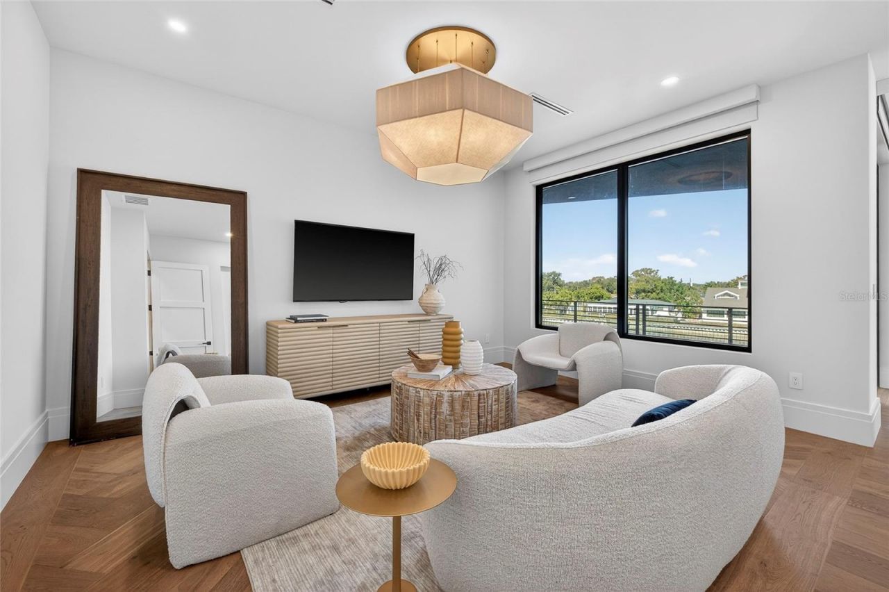 1075 31st Terrace Ne, Saint Petersburg, FL 33704 Photo