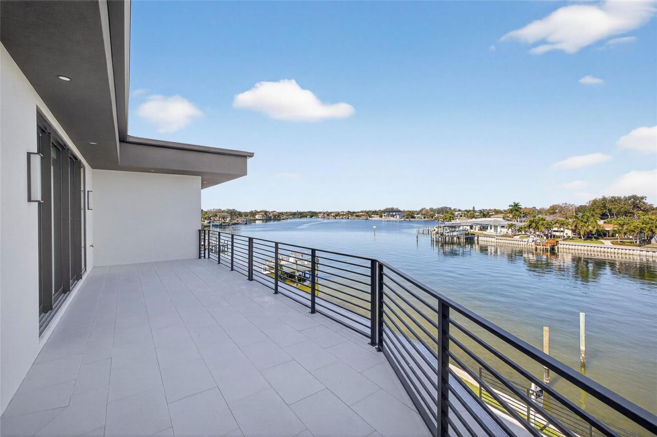 1075 31st Terrace Ne, Saint Petersburg, FL 33704 Photo