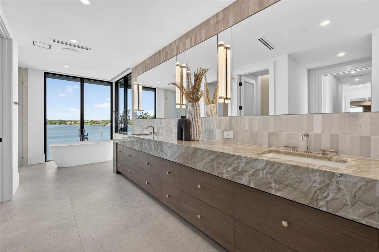 1075 31st Terrace Ne, Saint Petersburg, FL 33704 Photo