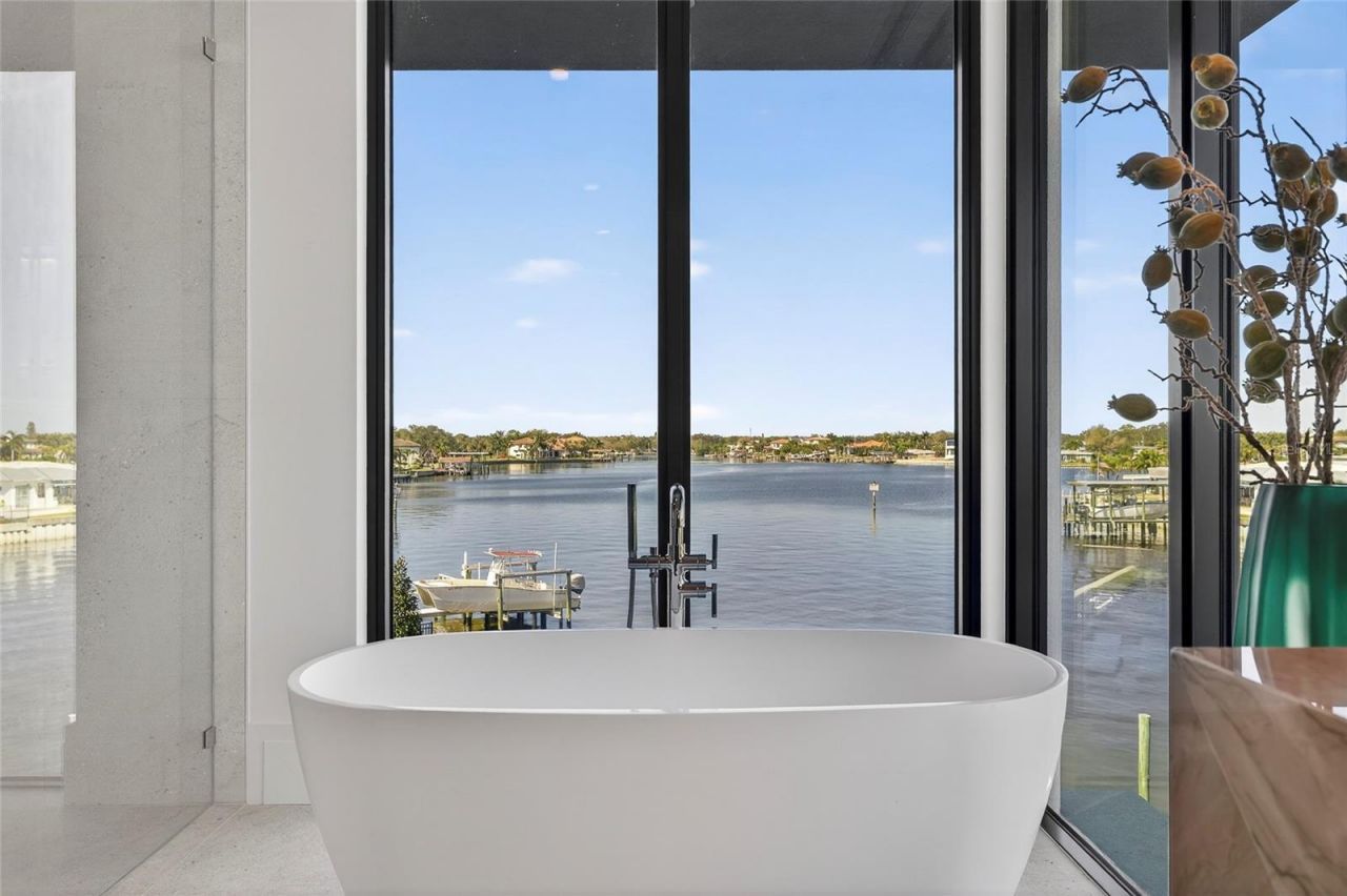 1075 31st Terrace Ne, Saint Petersburg, FL 33704 Photo