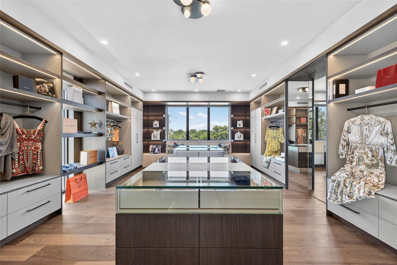 1075 31st Terrace Ne, Saint Petersburg, FL 33704 Photo