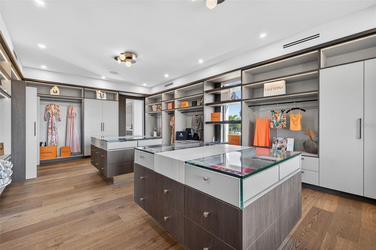 1075 31st Terrace Ne, Saint Petersburg, FL 33704 Photo