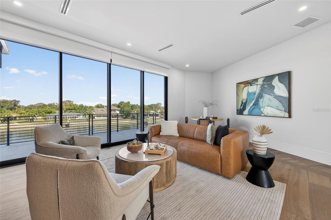 1075 31st Terrace Ne, Saint Petersburg, FL 33704 Photo