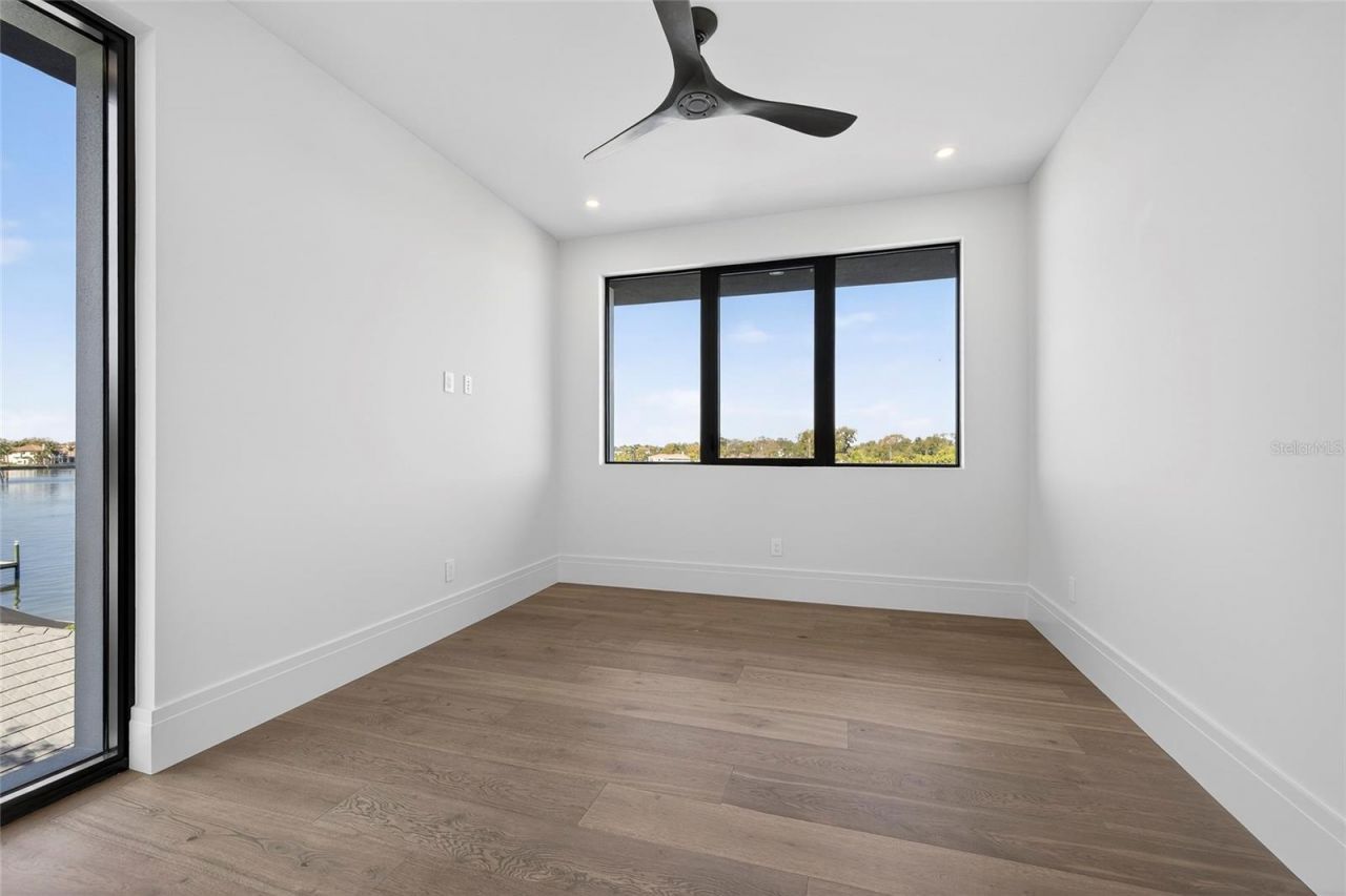 1075 31st Terrace Ne, Saint Petersburg, FL 33704 Photo