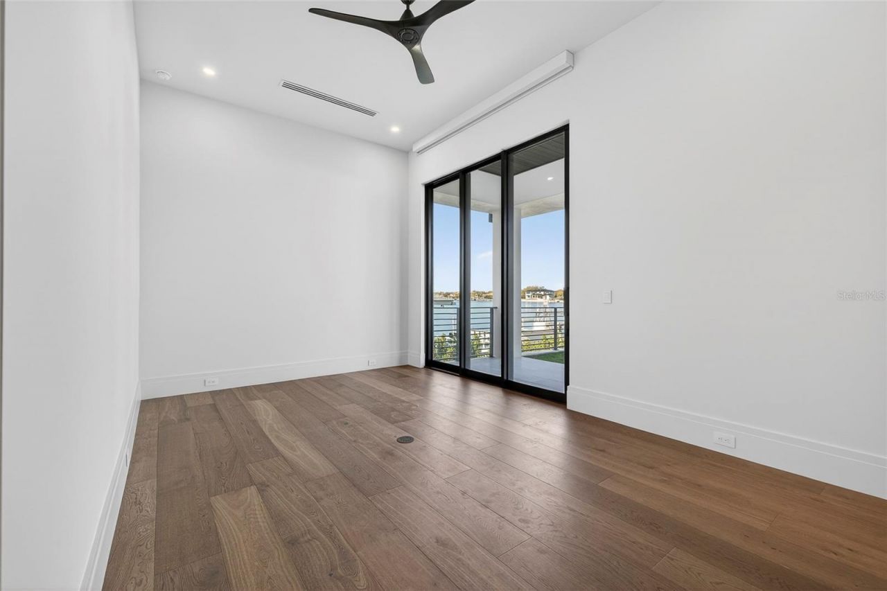 1075 31st Terrace Ne, Saint Petersburg, FL 33704 Photo