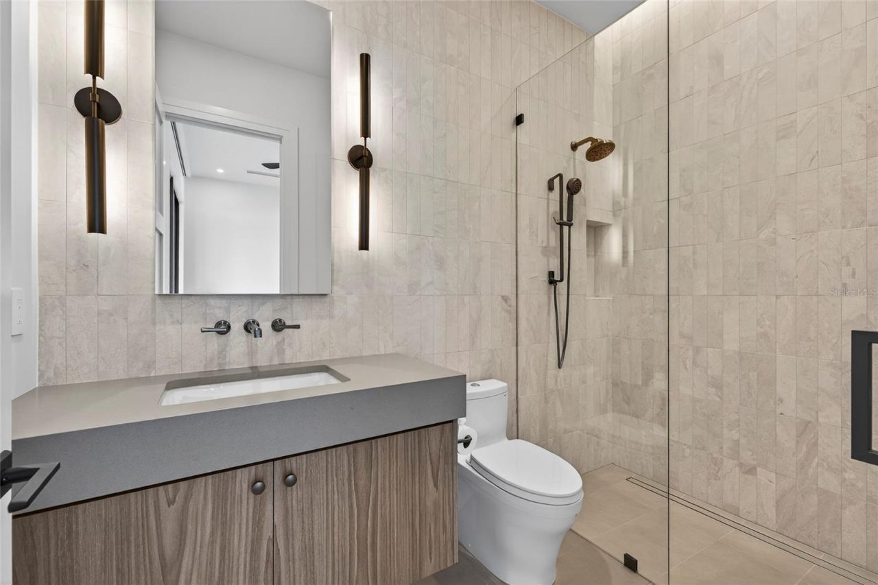 1075 31st Terrace Ne, Saint Petersburg, FL 33704 Photo