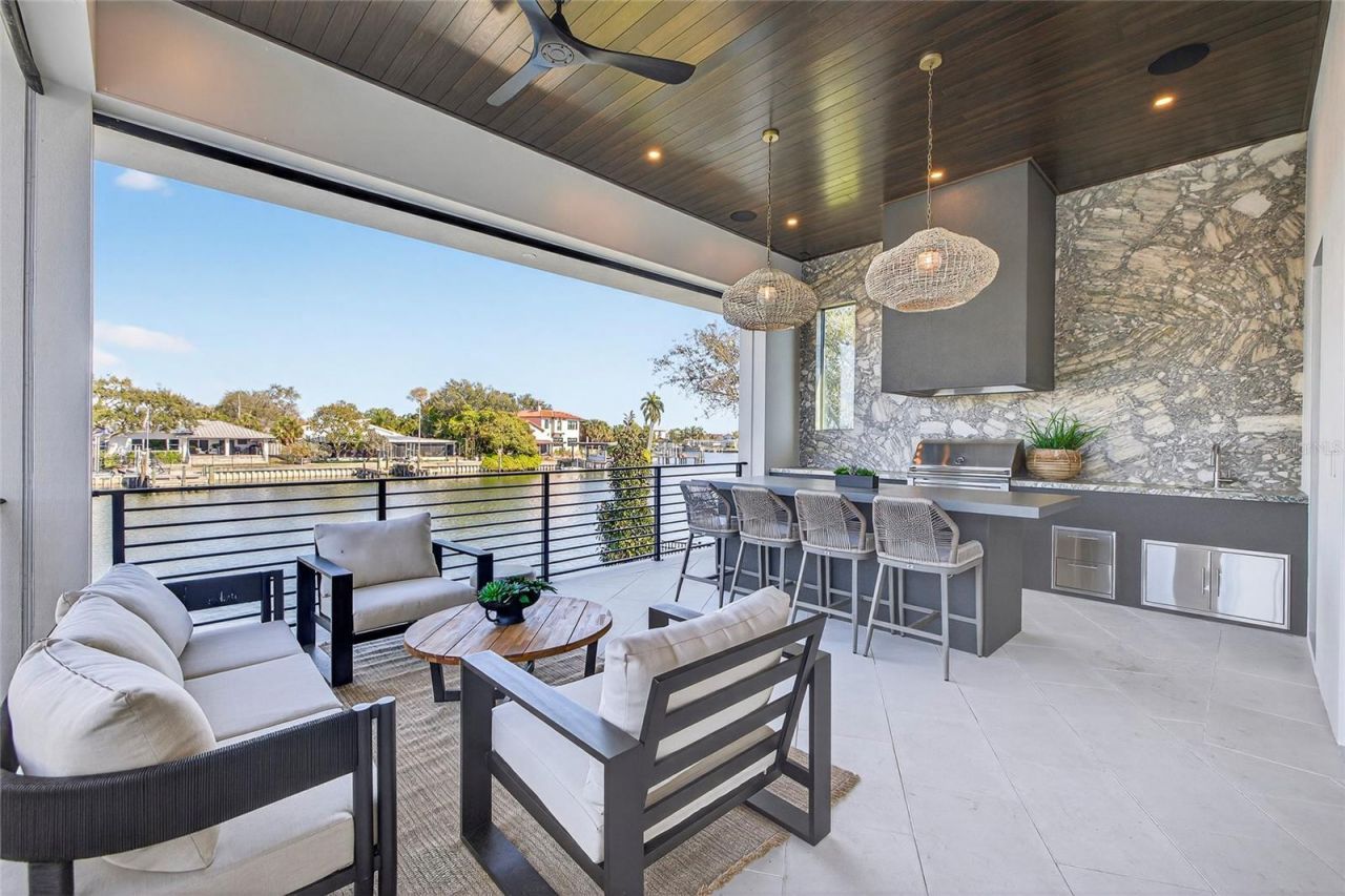 1075 31st Terrace Ne, Saint Petersburg, FL 33704 Photo