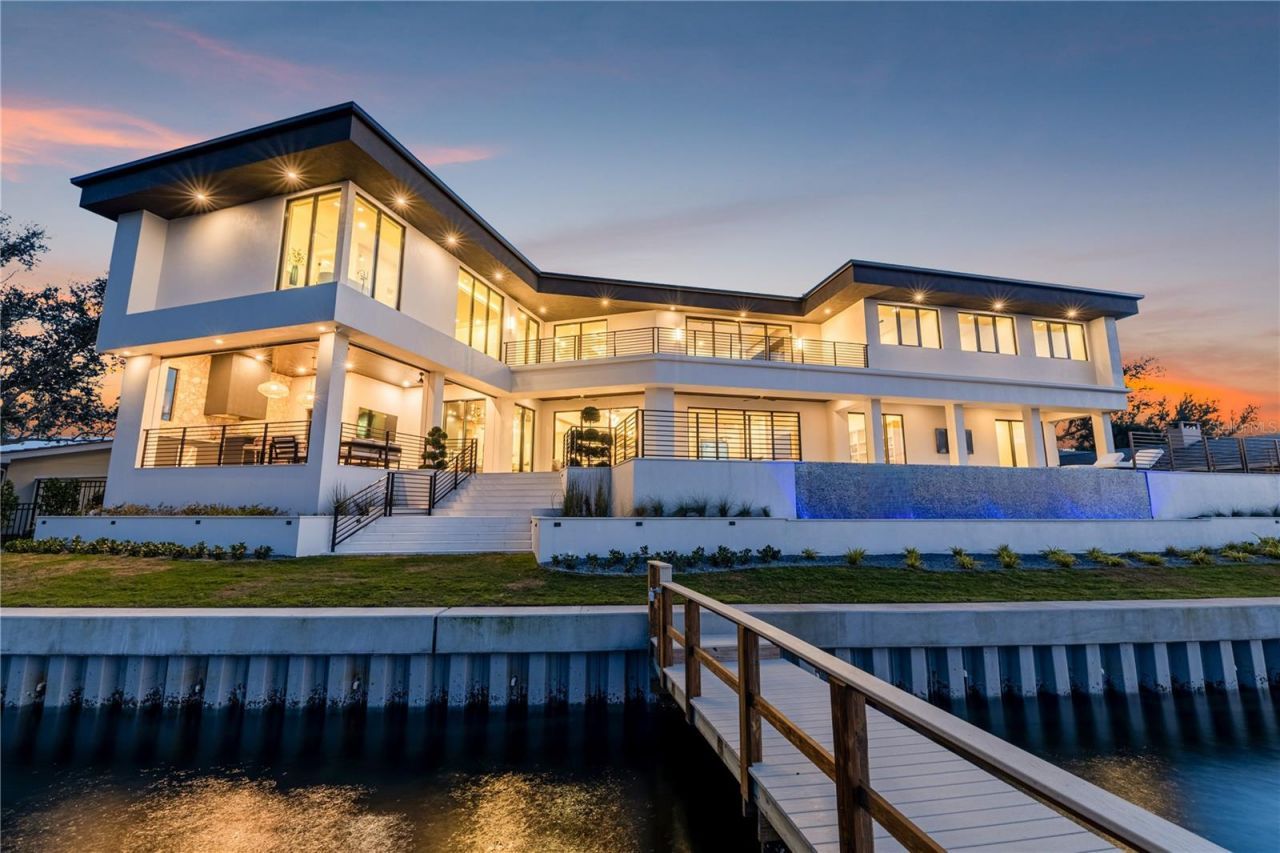 1075 31st Terrace Ne, Saint Petersburg, FL 33704 Photo