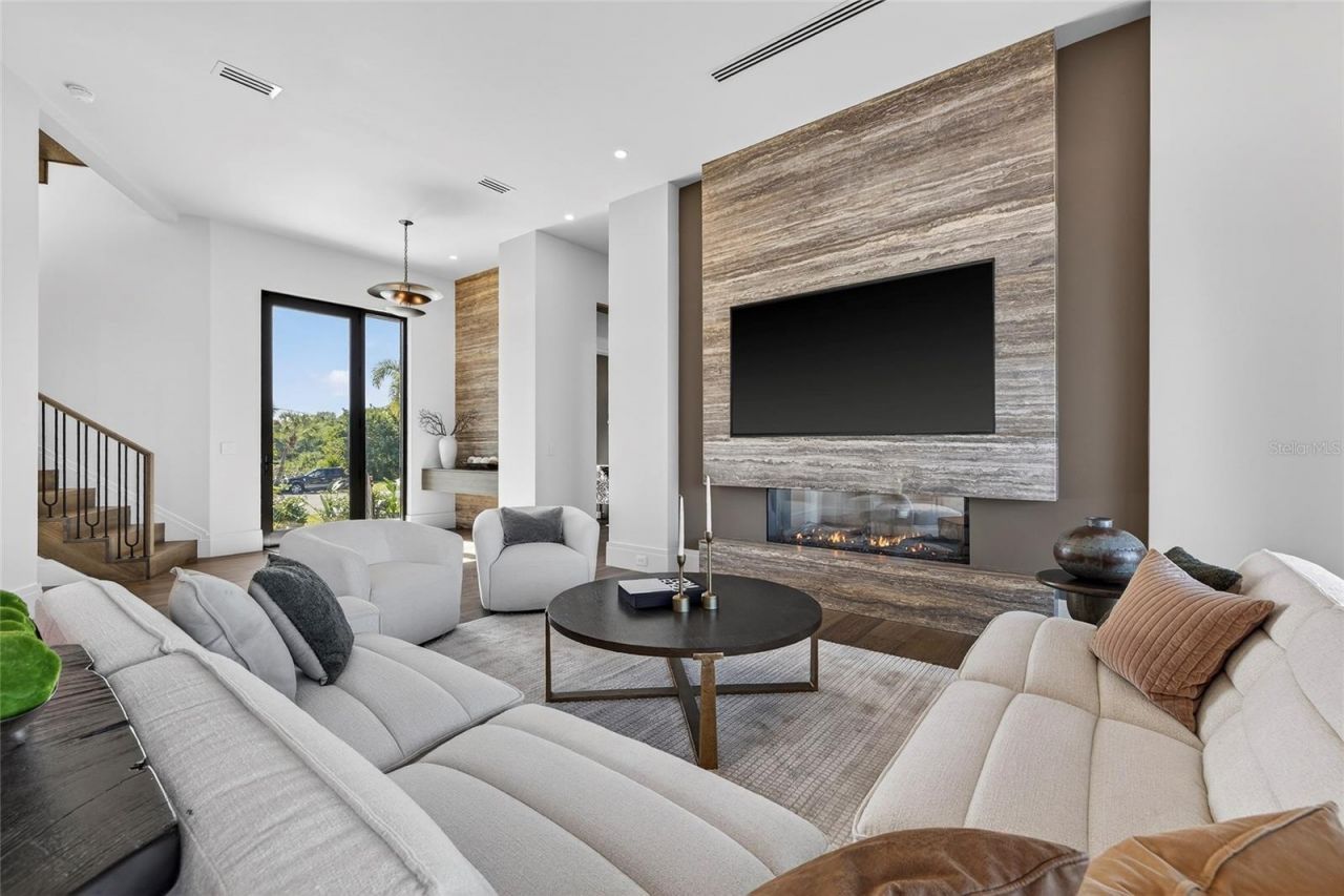 1075 31st Terrace Ne, Saint Petersburg, FL 33704 Photo