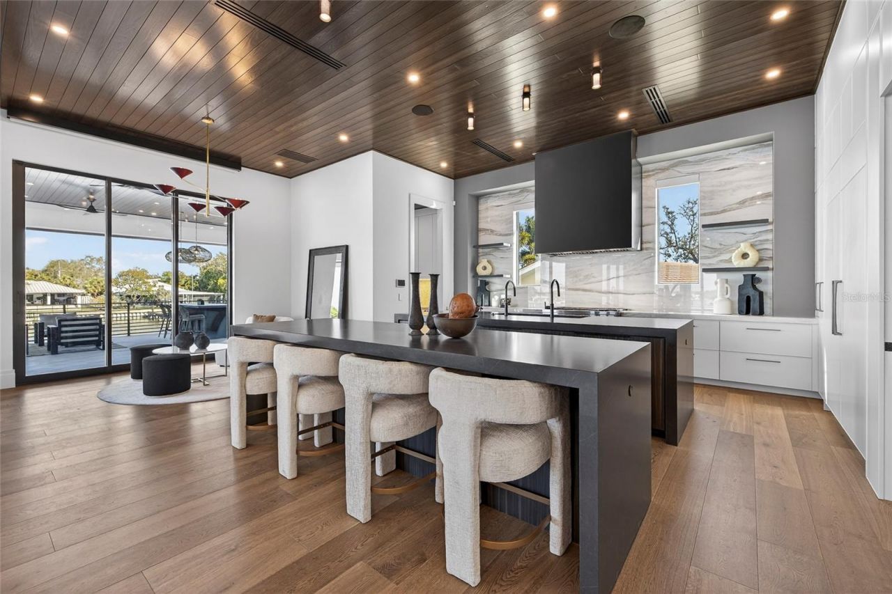 1075 31st Terrace Ne, Saint Petersburg, FL 33704 Photo