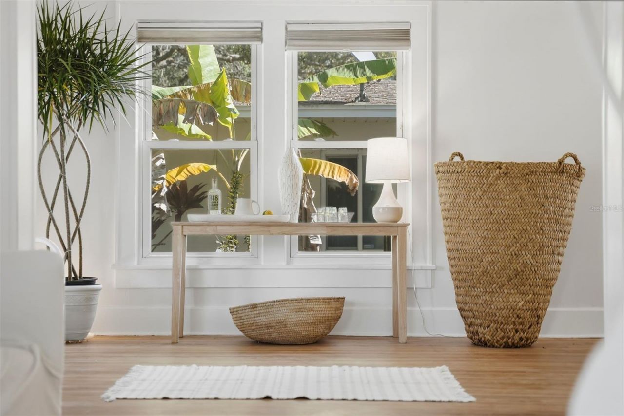 246 NE 19th Ave Ne, Saint Petersburg, FL 33704 Photo