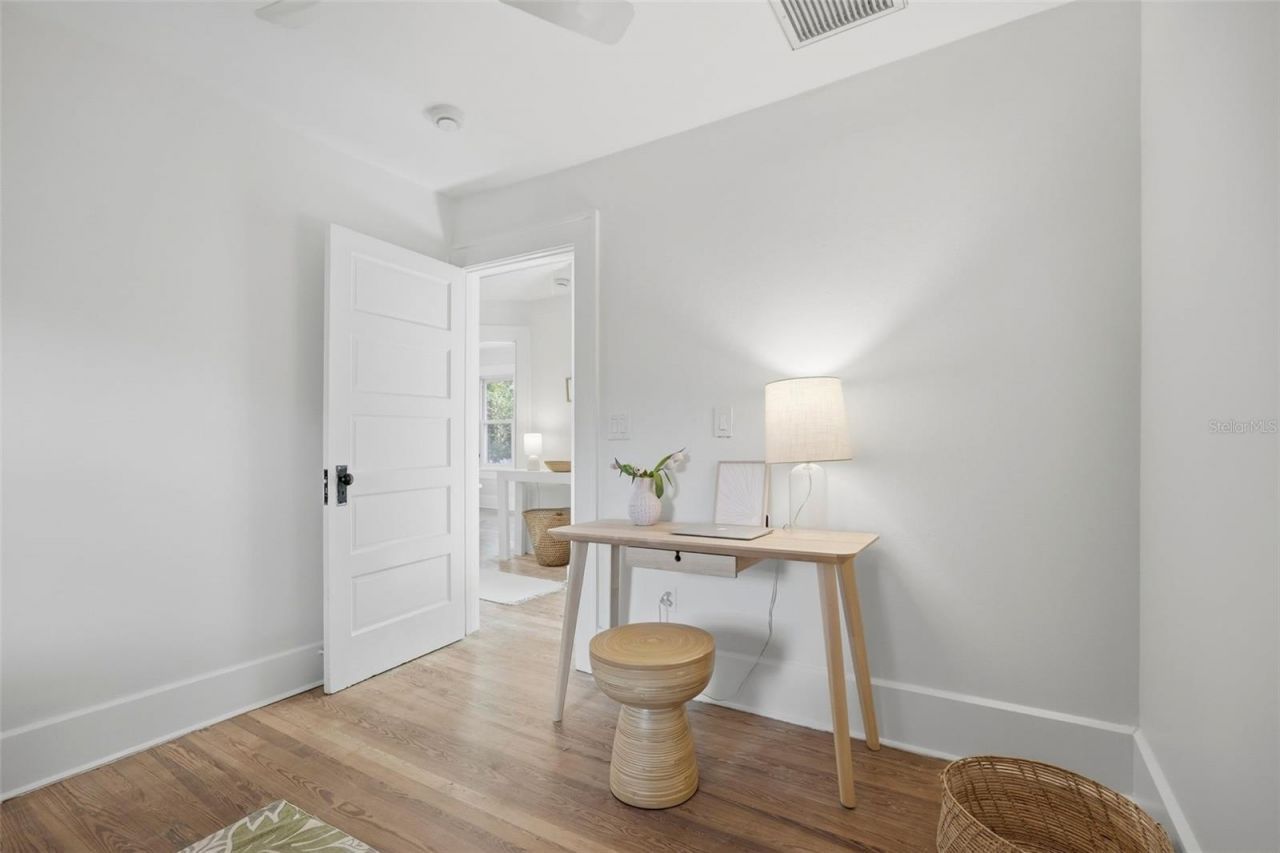 246 NE 19th Ave Ne, Saint Petersburg, FL 33704 Photo