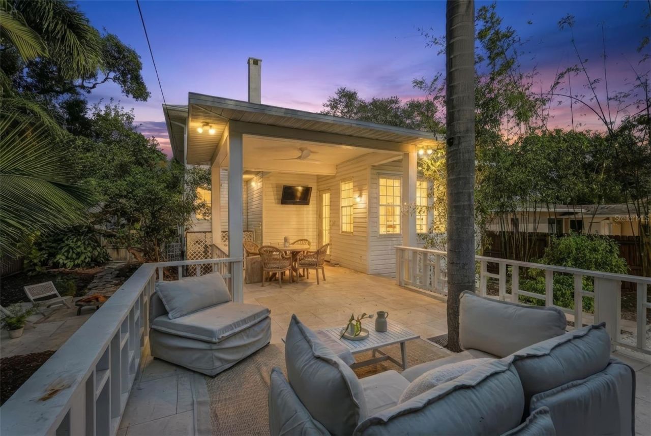 246 NE 19th Ave Ne, Saint Petersburg, FL 33704 Photo