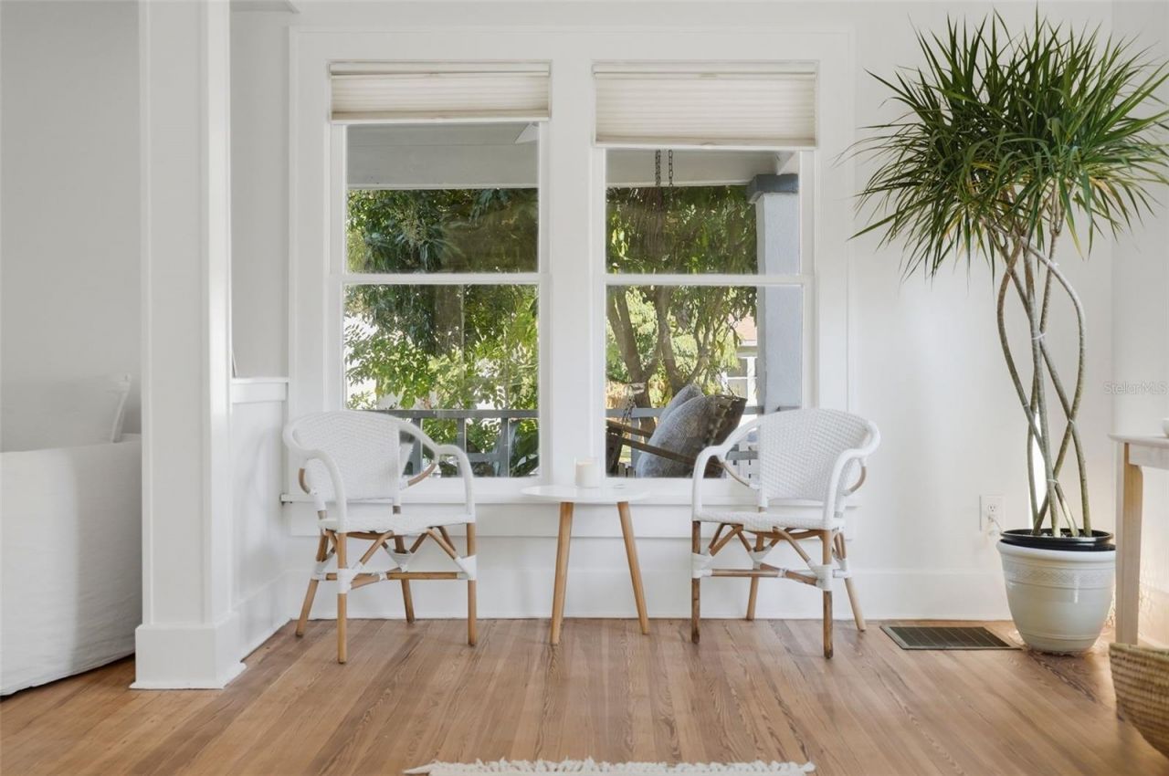 246 NE 19th Ave Ne, Saint Petersburg, FL 33704 Photo