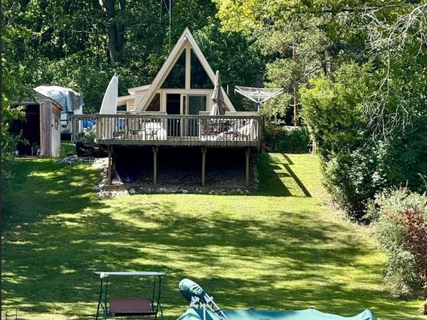 1110 Cambridge Drive, Onsted, MI 49265