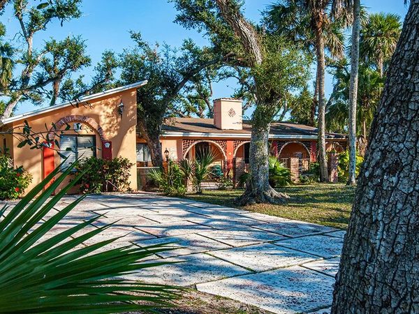 575 Acacia Road, Vero Beach, FL 32963