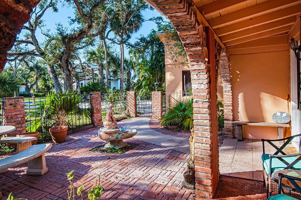 575 Acacia Road, Vero Beach, FL 32963 Photo