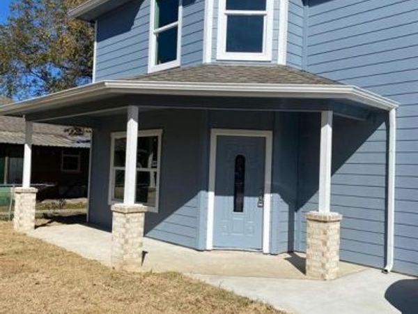 602 Sabine Avenue, Cleburne, TX 76031