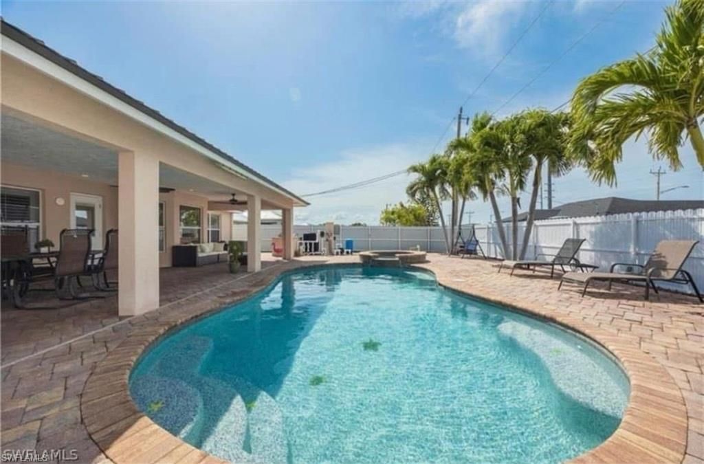 831 NE 23rd Ter, Cape Coral, FL 33909 Photo