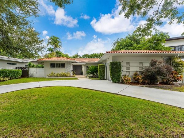 54 Bay Heights Dr , Miami, FL 33133