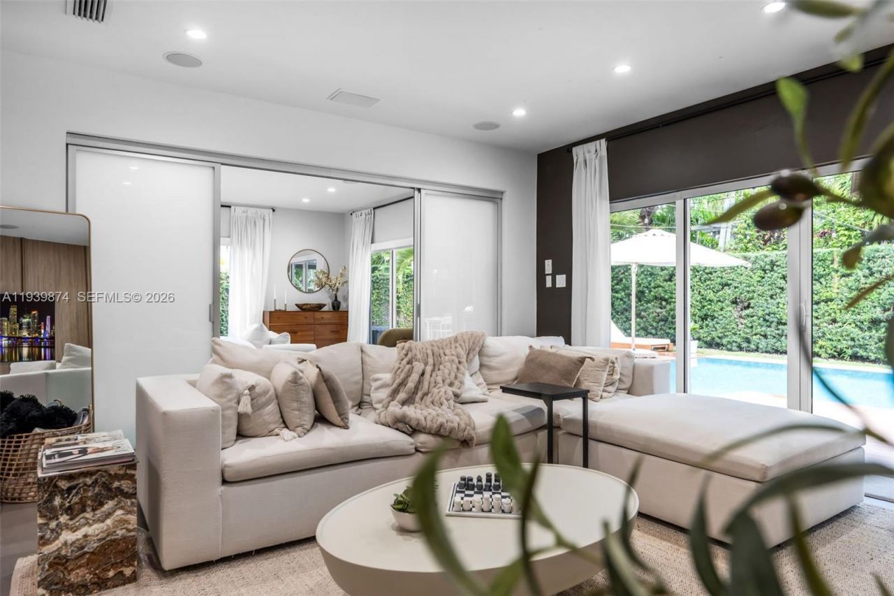 54 Bay Heights Dr, Miami, FL 33133 Photo