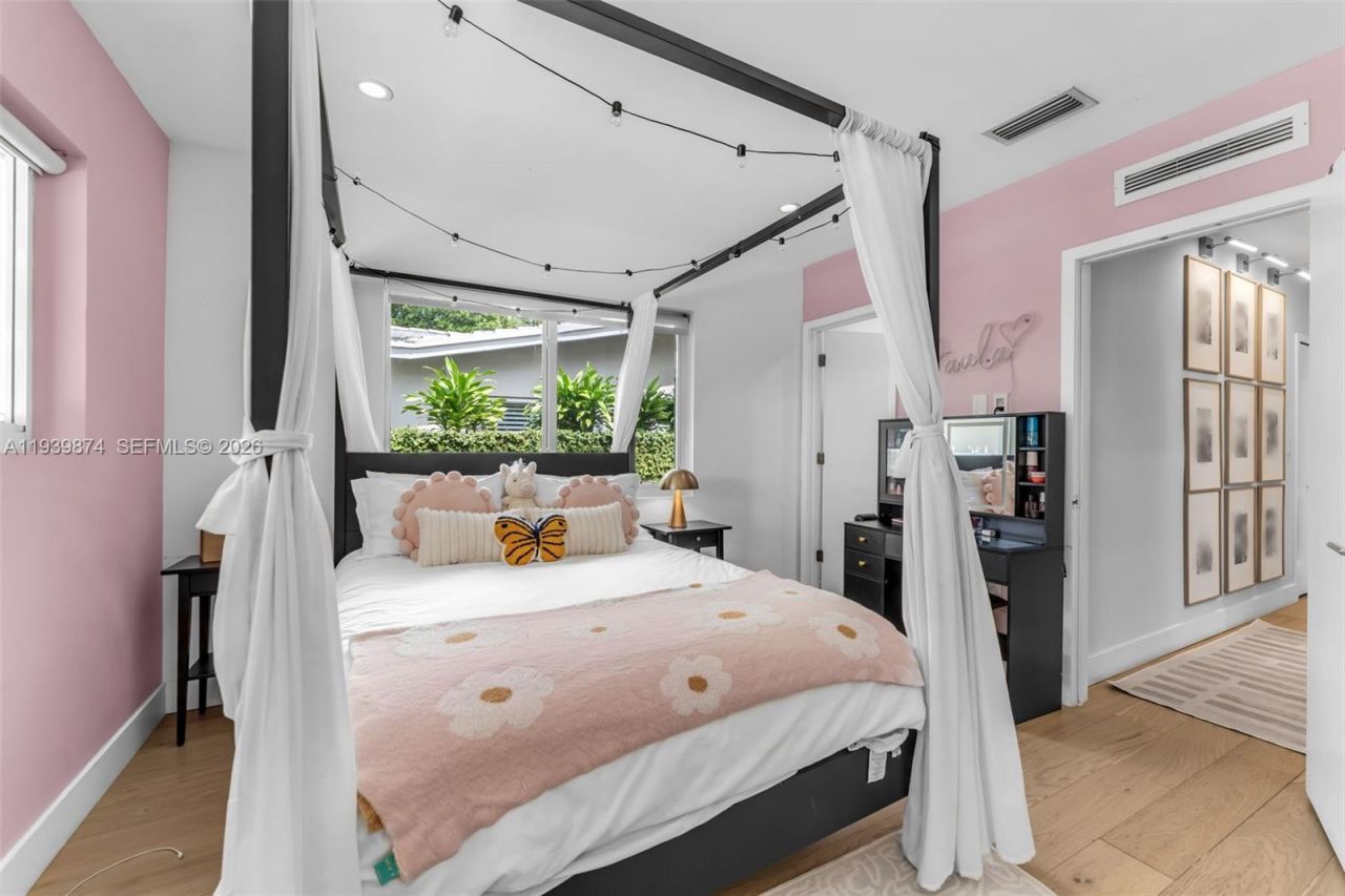 54 Bay Heights Dr, Miami, FL 33133 Photo