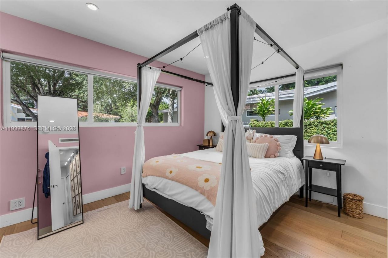 54 Bay Heights Dr, Miami, FL 33133 Photo