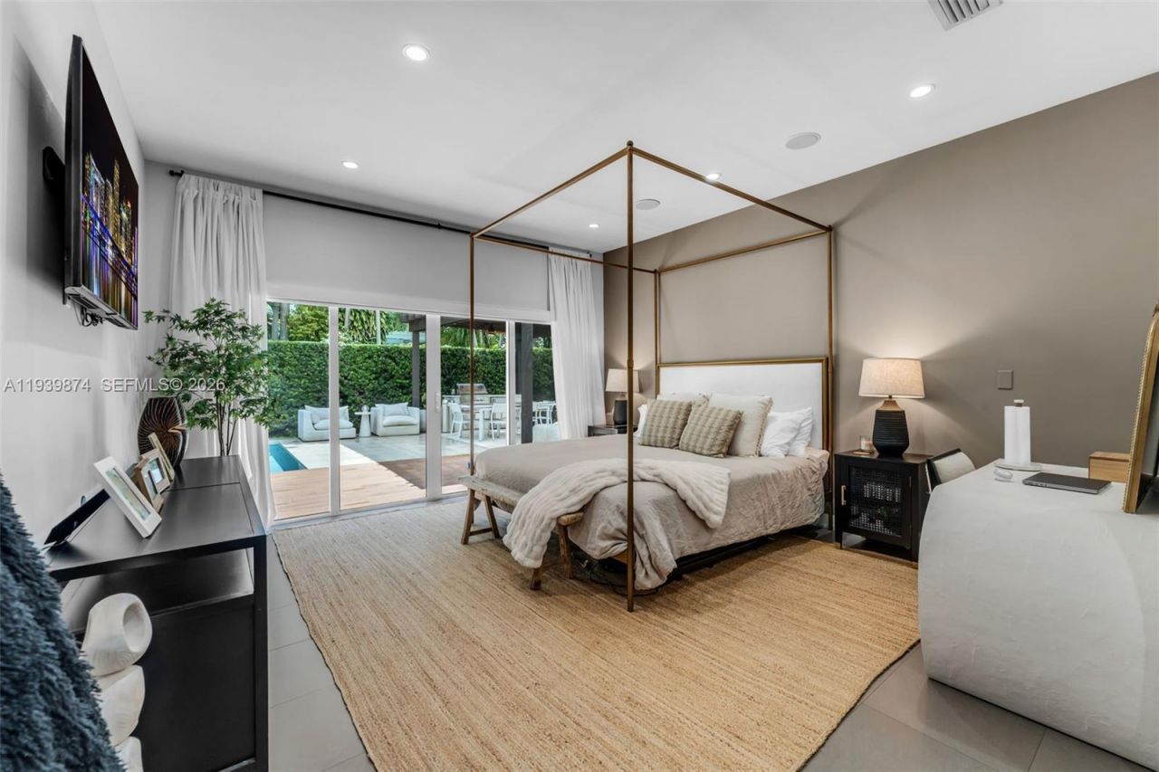 54 Bay Heights Dr, Miami, FL 33133 Photo