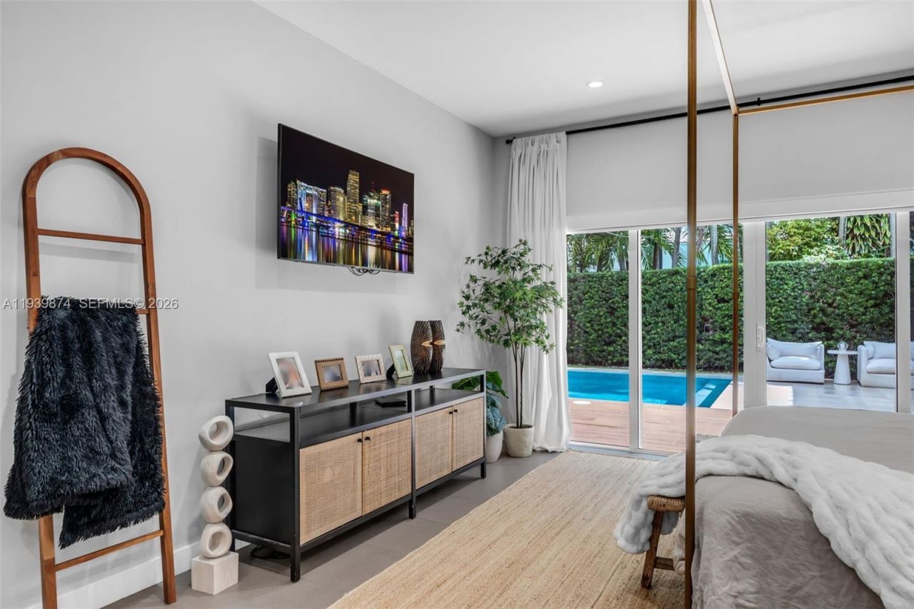 54 Bay Heights Dr, Miami, FL 33133 Photo