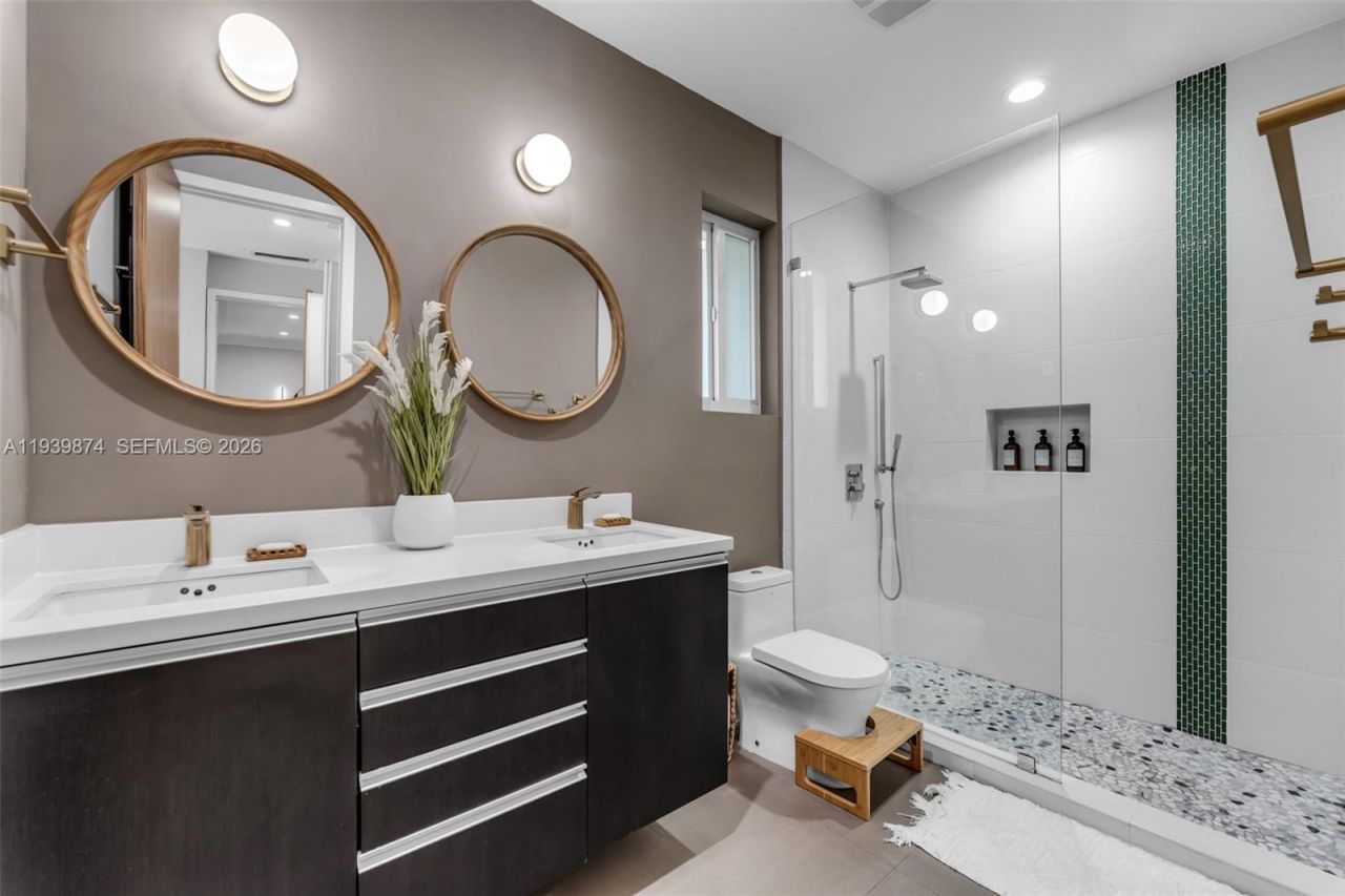 54 Bay Heights Dr, Miami, FL 33133 Photo