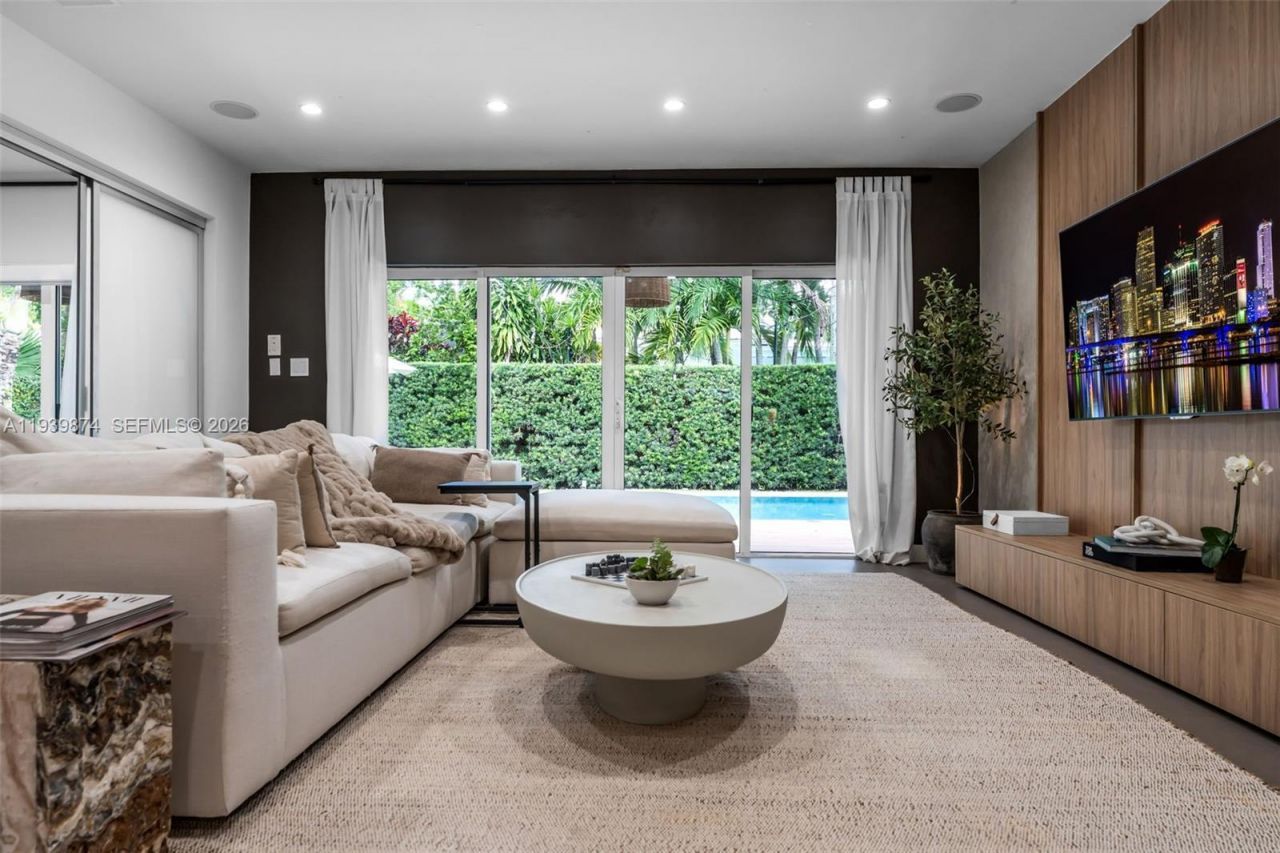 54 Bay Heights Dr, Miami, FL 33133 Photo