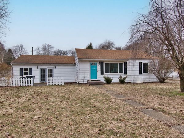 903 N Detroit Street, Buchanan, MI 49107