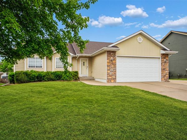 908 14th Street SE, Bondurant, IA 50035