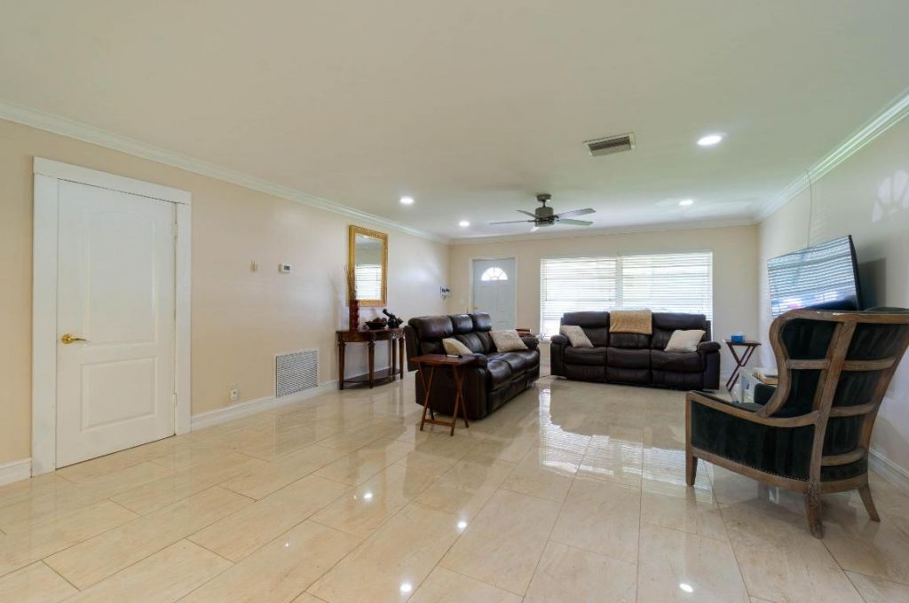 124 SW 14th Street, Boynton Beach, FL 33426 Photo