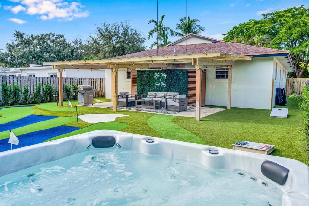 1004 SW 19 Street, Fort Lauderdale, FL 33315 Photo