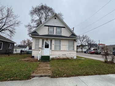 16 10th Street NE, Rochester, MN 55906