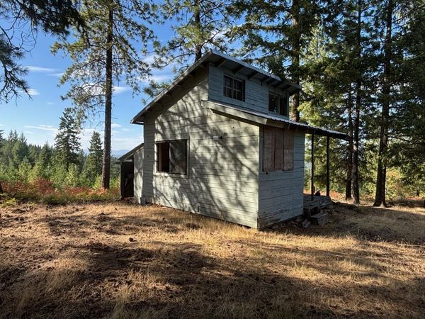 84XX Lodge Pole Ln, Chattaroy, WA 99003