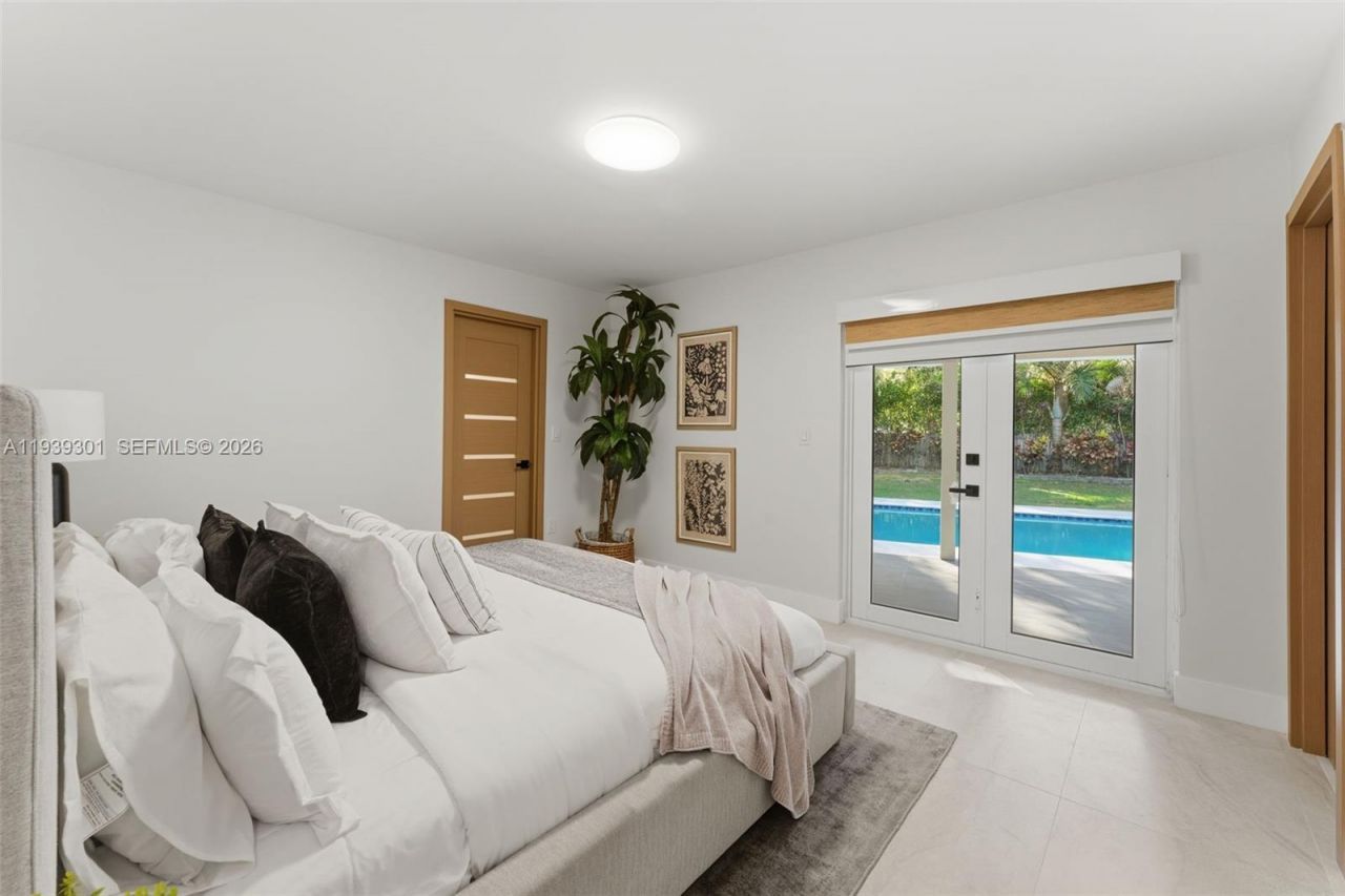 13225 SW 83rd Ct , Pinecrest, FL 33156 Photo